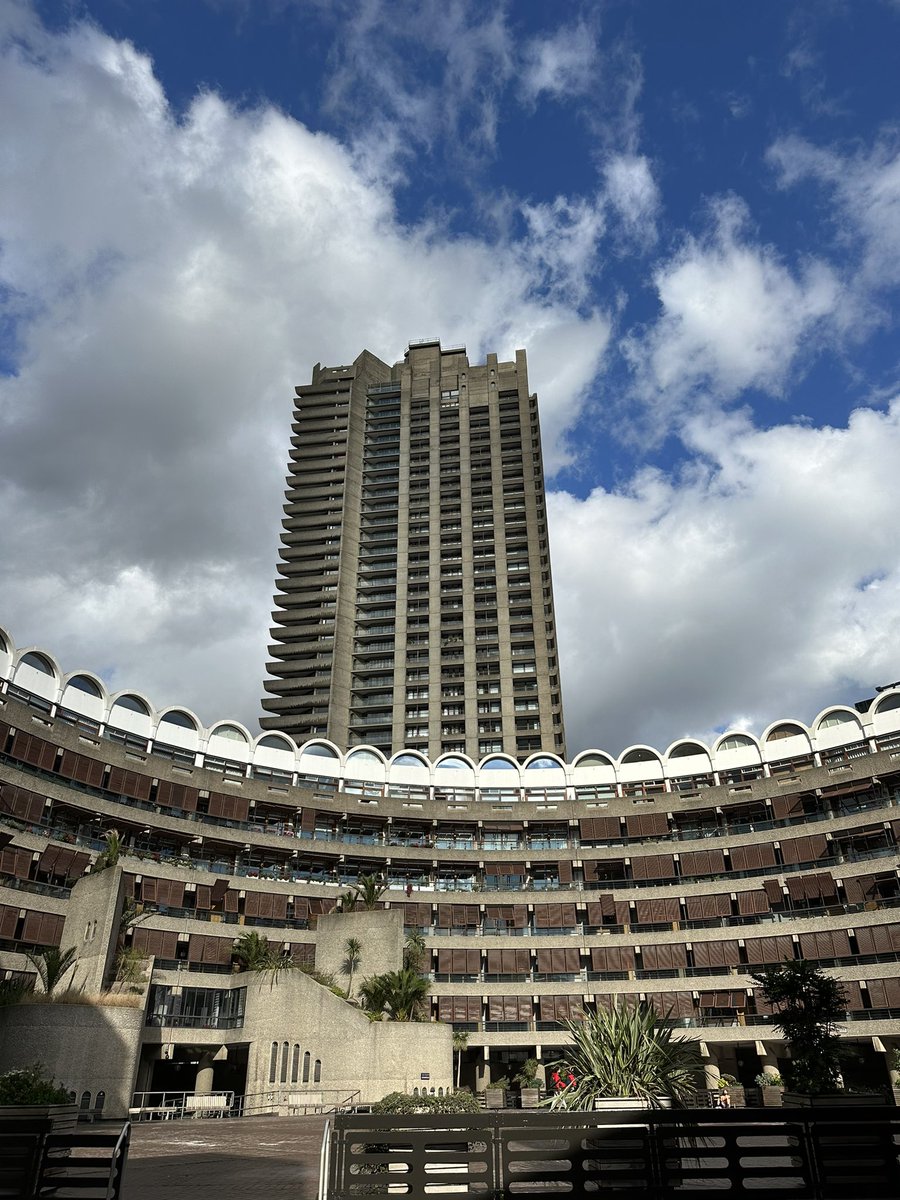 Back at the Barbican for the first time this season to ascend a towering edifice… No, not Cromwell tower but instead the alps of Bavaria in Strauss’s Eine Alpensinfonie with the Bayerische Staatsorchester!