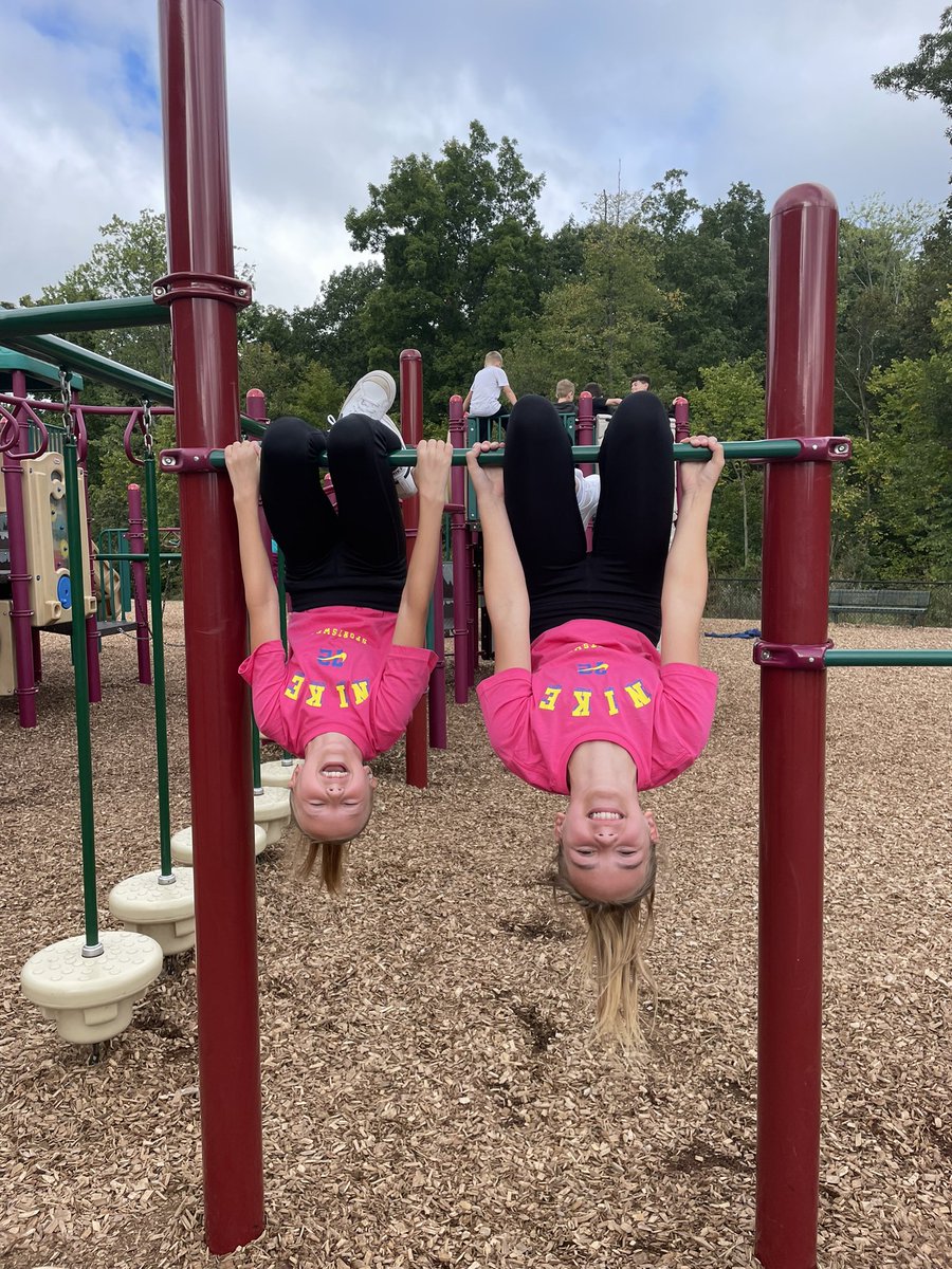 Homecoming Spirit Week! Twin Day! <a href="/hutchingsele/">Hutchings Elementary</a> <a href="/HowellMISchools/">Howell Schools</a>