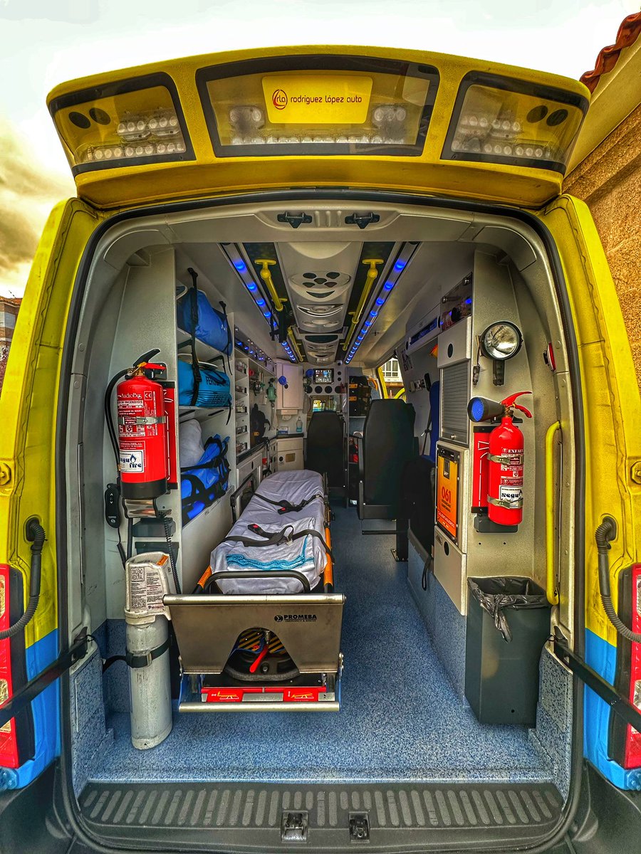 A ti, TES en prácticas que comienzas esta aventura, las puertas de la “oficina” se abren para ti. 

No tengas miedo a preguntar, a practicar y aprende de todos, siempre sacarás algo. 

No olvides que un día nosotros, hemos pasado por tu mismo lugar.

#TESvisible