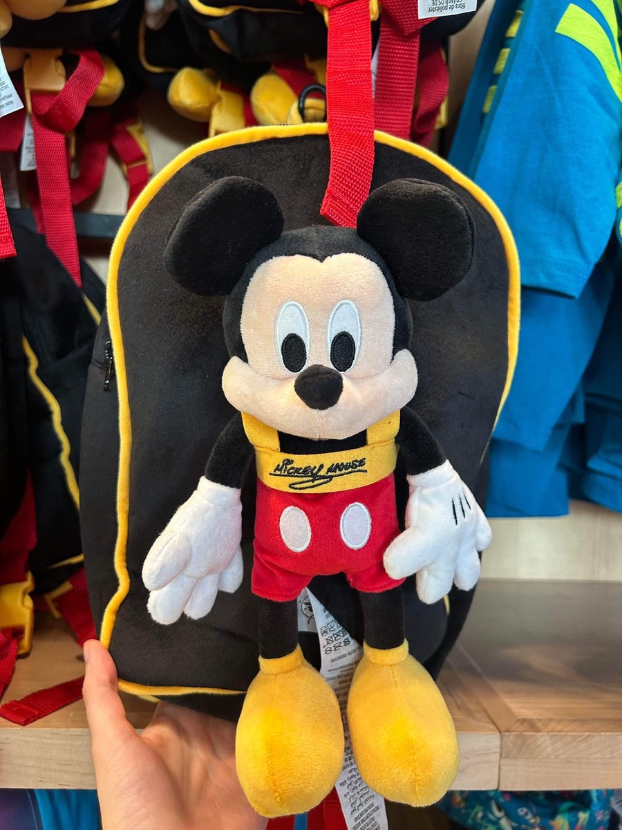 ShopMouseToGo's tweet image. Take a bit of the world of Disney wherever you go with Mickey and Minnie backpacks!.

The included Mickey and Minnie dolls will make every day magical.

#Disney
#DisneyStyle
#MickeyAndMinnieMagic #Backpack
#MickeyMouse #MinnieMouse