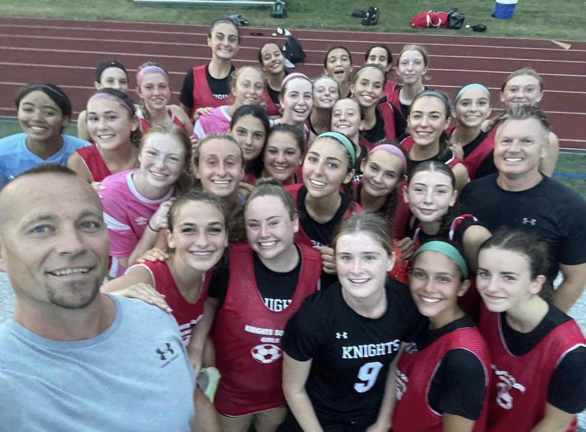 FpmGirls's tweet photo. Season off to a good start. 1-0 and playing first place Island Trees tomorrow. #fpm #fpmsoccer https://t.co/Dy02pYNv25