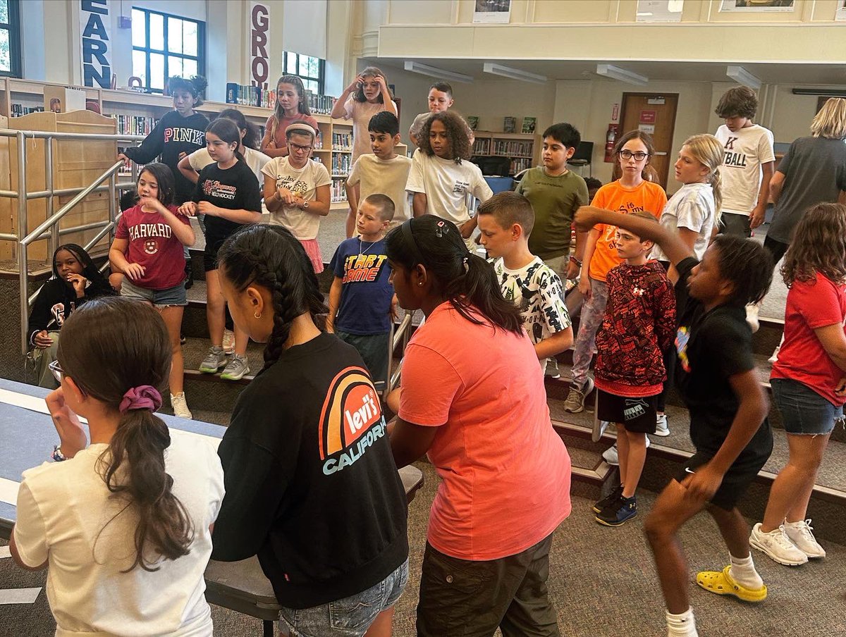 swsd_whs's tweet photo. 📣 The Renaissance Pep Rally: fun, teamwork, and a little friendly competition 📣
🏆All of last week, Mrs. Z &amp; Mrs. Richer challenged our students to win some prizes, learn about the Renaissance program,  and feel some excitement for what’s to come! 🥇🥈🥉 https://t.co/OkfK5IdIxT