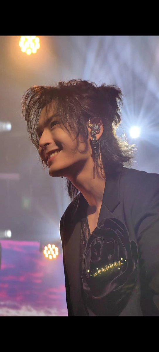 smileroi's tweet photo. 在博物馆，朋友从后面叫我名字，我没听到，她就喊“张哲瀚”，我回头了。 https://t.co/xpqGB3CZGd