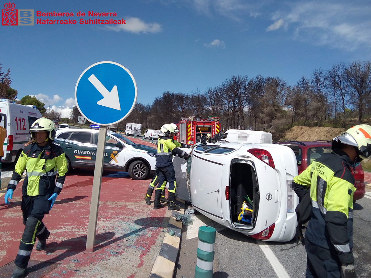 Bomberos y Bomberas – Suhiltzaileak tweet media