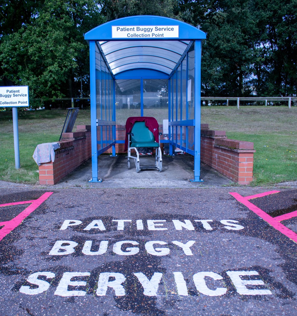 Today we launched our new car park buggy service to assist people with mobility issues. The 6 seater buggy, will initially be in operation weekdays 9am-12noon for anyone who feels unable to walk from the car park to the hospital.

You can read more here: ow.ly/1Ef650PMP4N