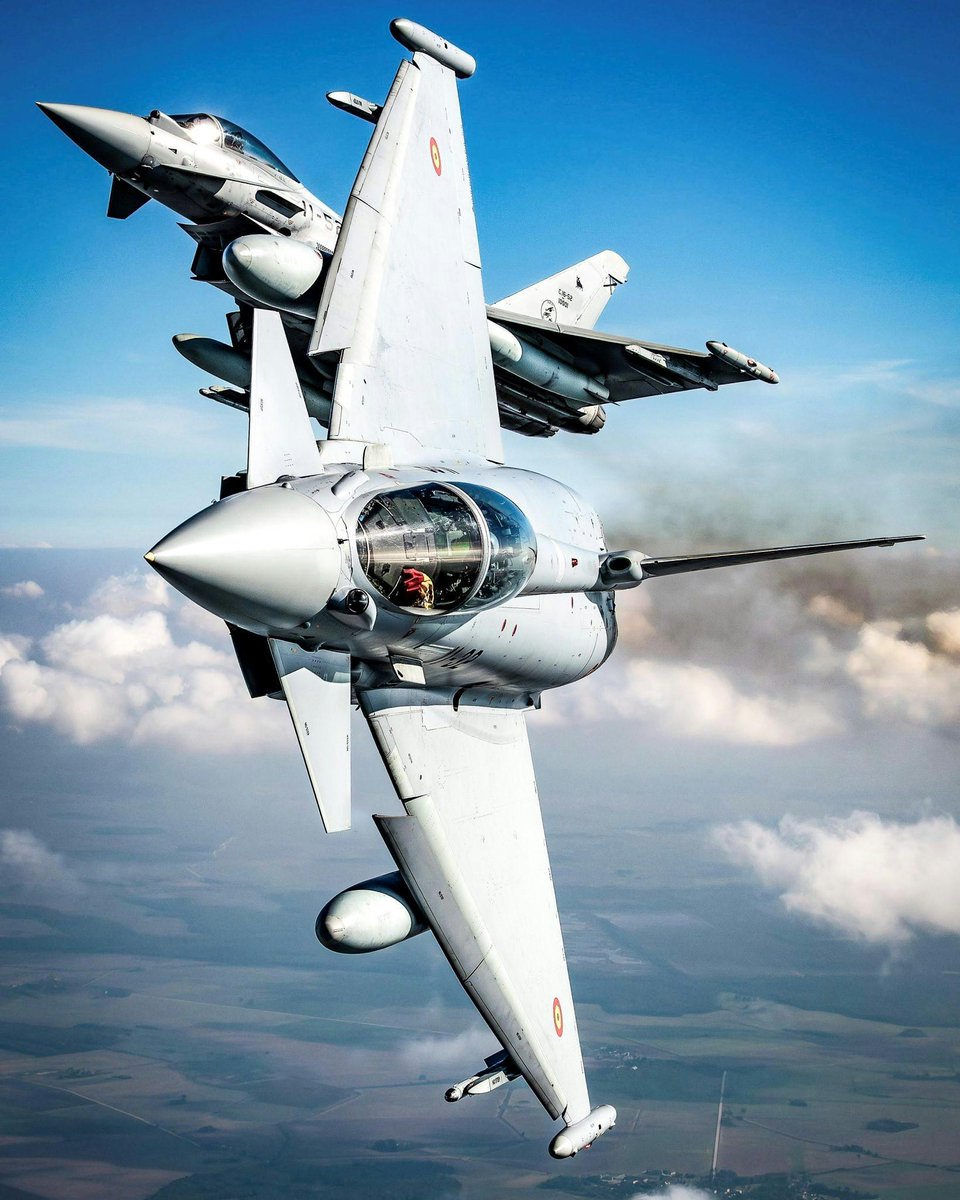 NATO's tweet image. Allies train over Lithuania ✈️

Aircraft from Italy 🇮🇹, Spain 🇪🇸 and Lithuania 🇱🇹 teamed up to simulate close formation flight and aerial combat drills. Training together is crucial to enhance pilot skills and readiness to execute combined missions.

🔗  ac.nato.int/archive/2023/I…