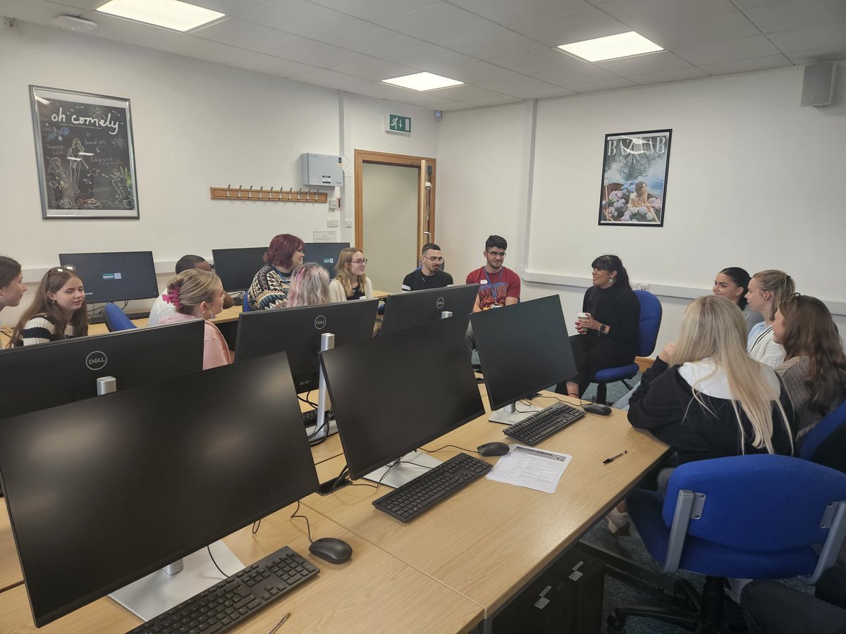 UoGjourno's tweet image. Big thanks to @jadepadam96 and @ulanimae for coming back to @uniofglos to inspire a new generation of journalists and comms professionals.
