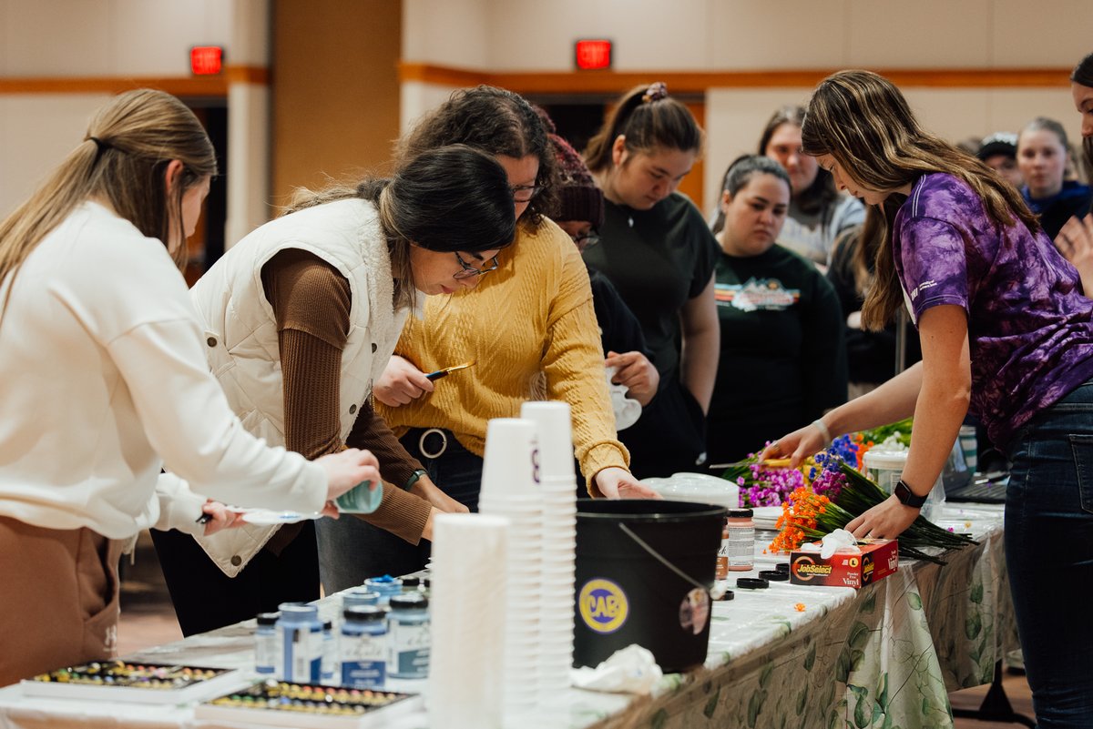 UNI_CAB's tweet photo. Craft night is this Thursday at 6 pm! Come join us and paint a record!💽🎨
Register for this event and all other CAB events with the link in our Bio! https://t.co/gVezEYItZR