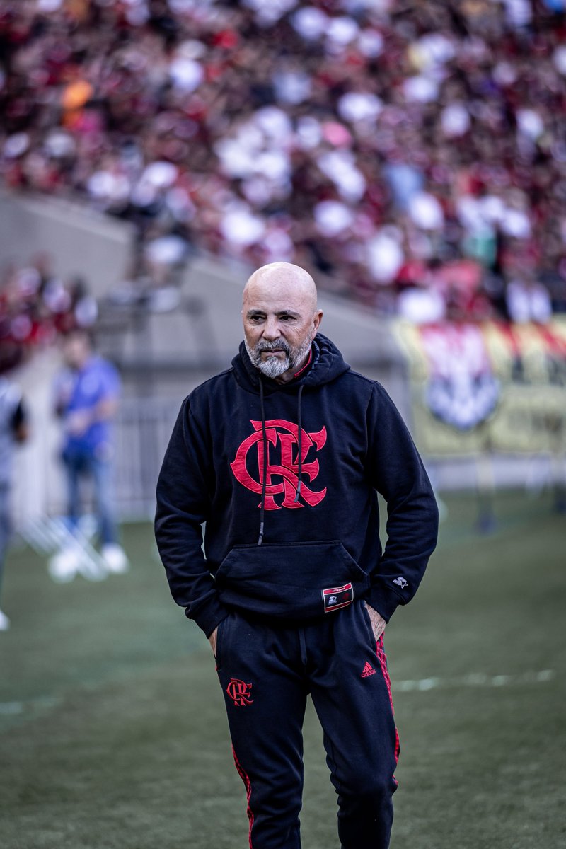 raflamello81's tweet photo. Você demitiria Jorge Sampaoli antes do jogo de volta da final da Copa do Brasil?

📸: Equipe RaFla Mello | @click__mj https://t.co/iX2izmaNs7