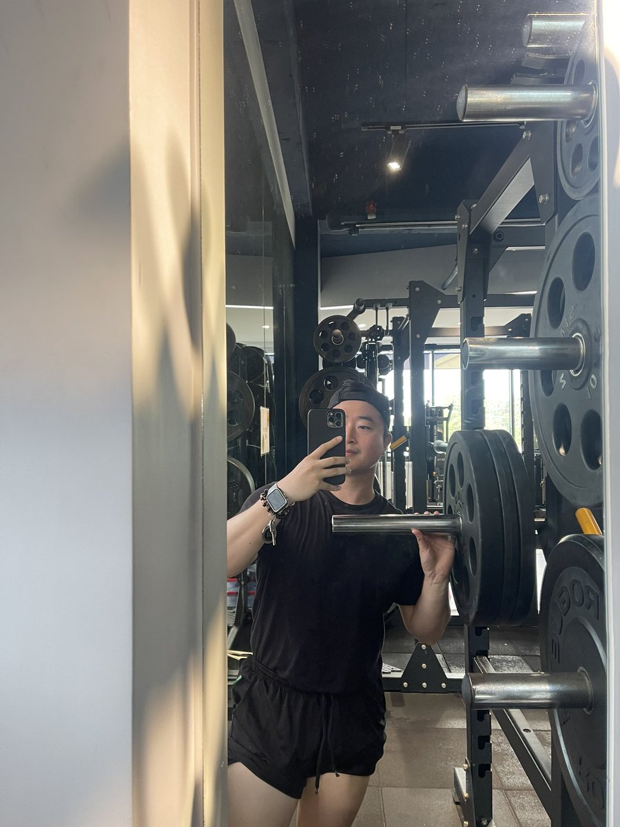 Hakjo3's tweet photo. 스쿼트 :)

#헬스 https://t.co/B70oIK6zEi