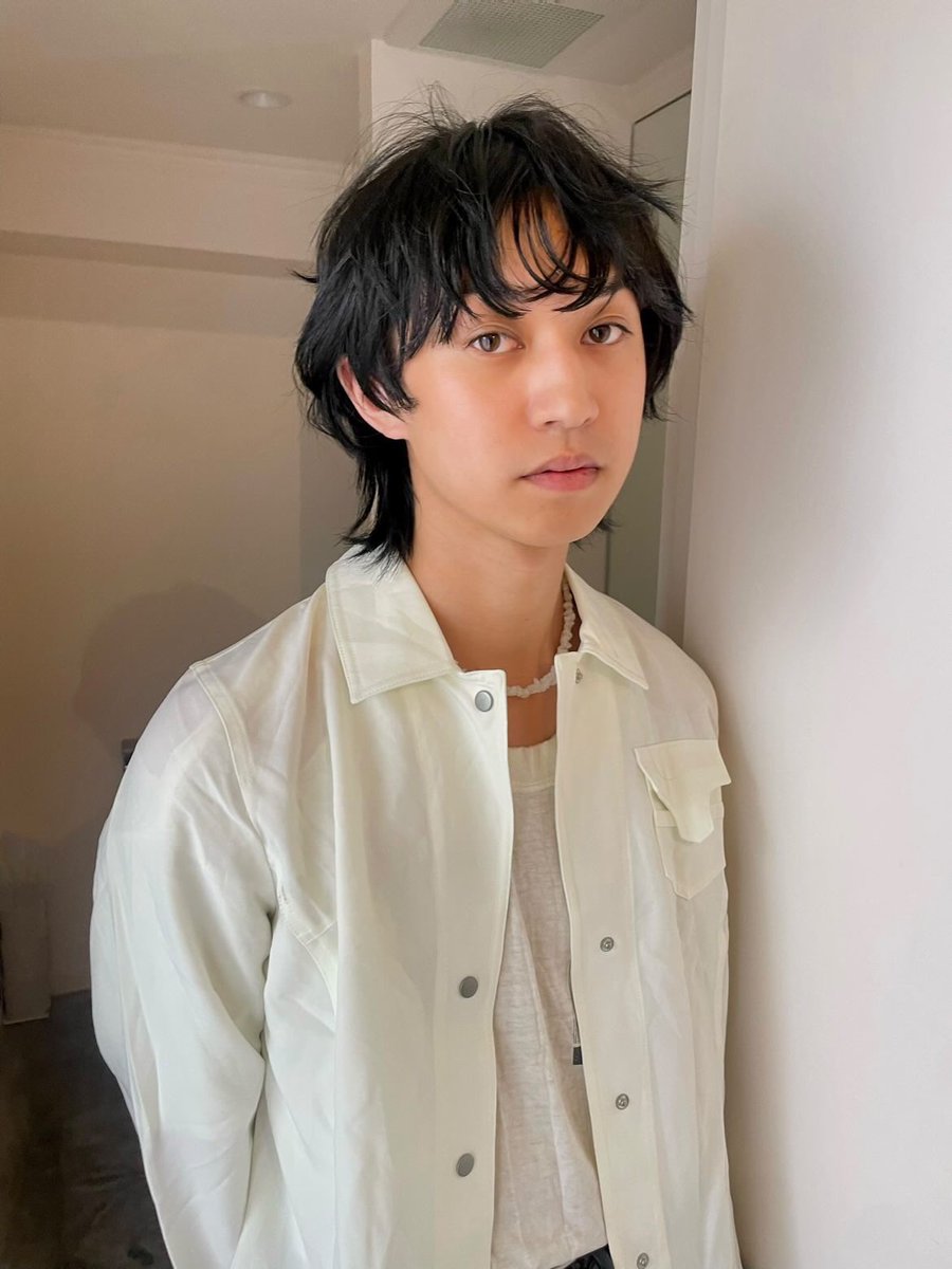 そーいえば髪の毛暗くしたー！
根元伸ばしたら真っ白にする👌