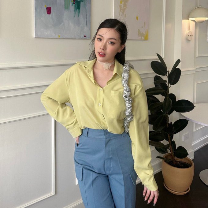 JIIa123456's tweet photo. ส่งต่อ เสื้อเชิ้ตแขนยาว 
Bemingtop479 - Cami Silk Shirts 
🥑สีเขียวมะนาว มือ 1 ซักเก็บ
✨ 300 .- 
#beming #ส่งต่อbeming #ส่งต่อเสื้อผ้า https://t.co/GfPXA2qeWK