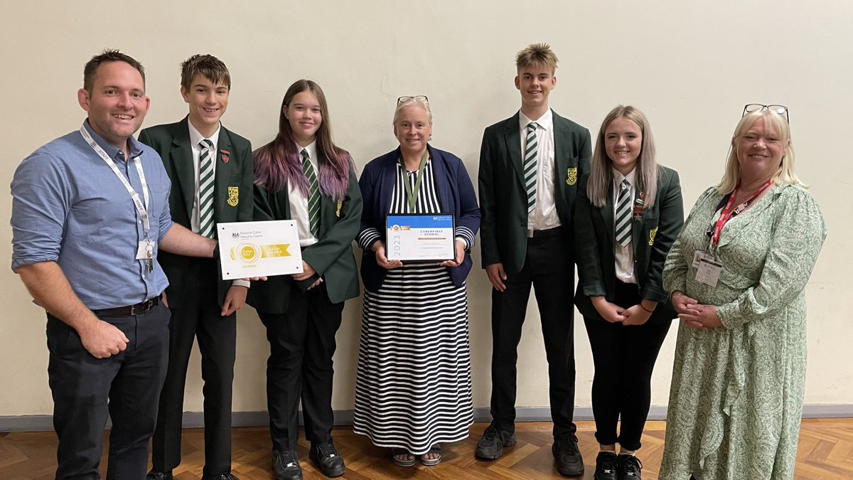 newentschool's tweet image. A real priveldge today to be awarded as a Cyber First Gold Award. A huge thank you to our Computer Science and IT team and to all our staff that support experiences, trips, curriculum and hardware development to make this possible. 🥇👏🥇👏🥇
@CyberFirstSW398 @NewentComputing