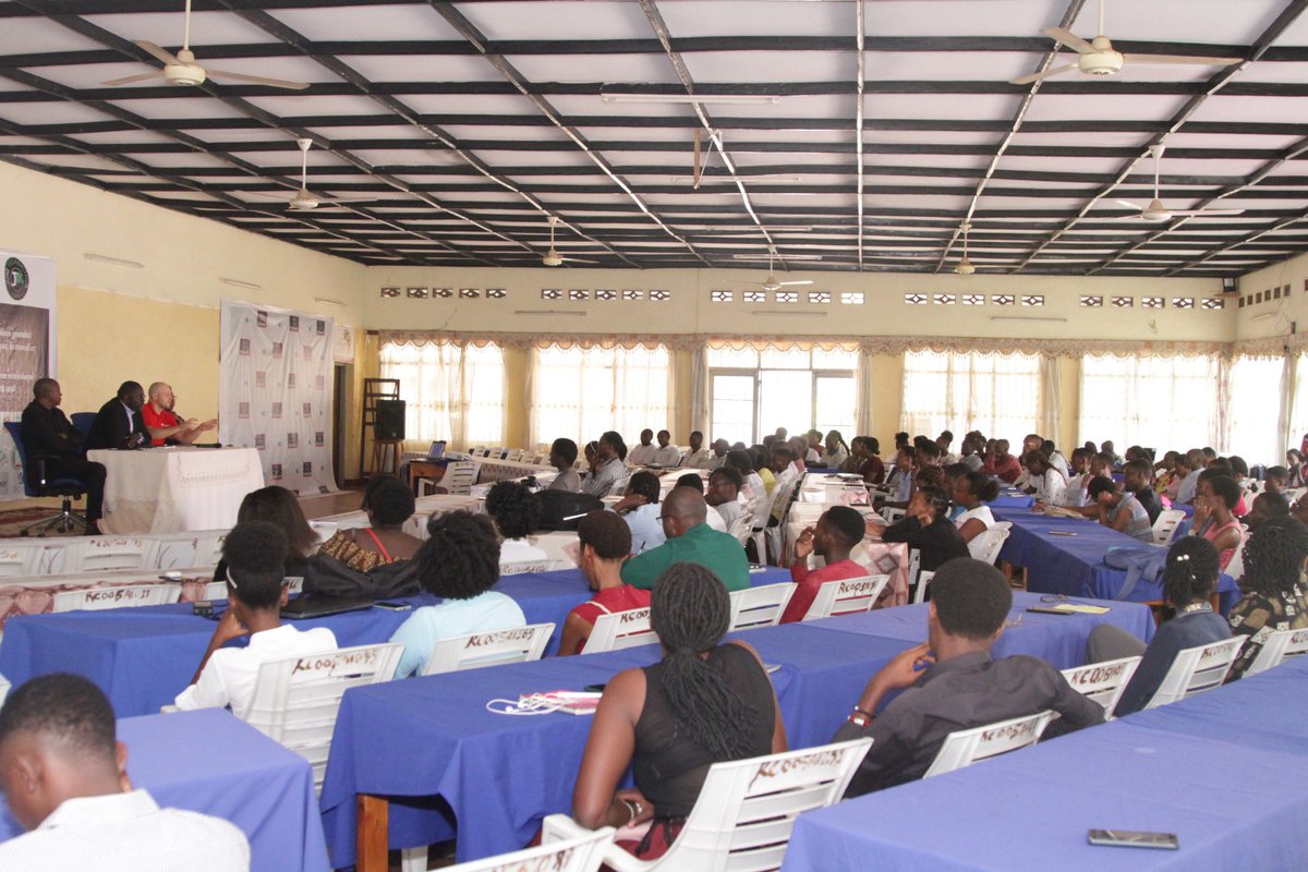 radioscolaire1's tweet image. Lancement ce 18 Septembre 2023 de la 3ème édition de #JuneTech @KithubNews  . Une semaine de formation à plus de 250 jeunes sur le numérique. Le représentant résident de @UNFPABurundi @jelidje et le DG de @FabrimetalBu invitent ces jeunes d&apos;être attentifs
bitly.ws/V2xK