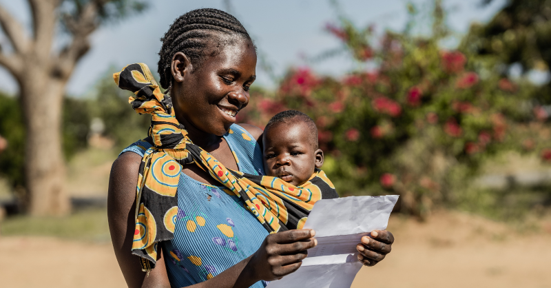 BancoMundial's tweet photo. 333 millones de niños viven en #PobrezaExtrema, revela nuestro nuevo análisis.

Los gobiernos deben:
➡️ Ampliar la protección social
➡️ Invertir en la primera infancia
➡️ Aumentar el acceso a las prestaciones por hijos
➡️ Diseñar medidas de protección social inclusivas