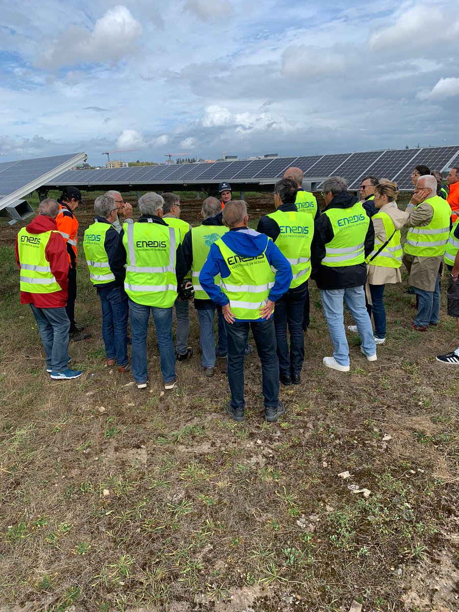 enedis_normand's tweet photo. Aujourd'hui @enedis dans le #Calvados accompagnait des élus locaux pour une visite de la #fermesolaire de #Colombelles. De riches échanges sur la #TransitionEcologique et sur les projets des #territoires ! Merci à #Valemo pour son accueil ! https://t.co/jJEK5a4M2D