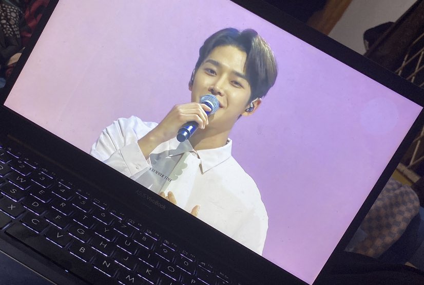 Aaera_'s tweet photo. nangis brutal nonton NOOB CON ini😭😭 https://t.co/eO4qWbKH89
