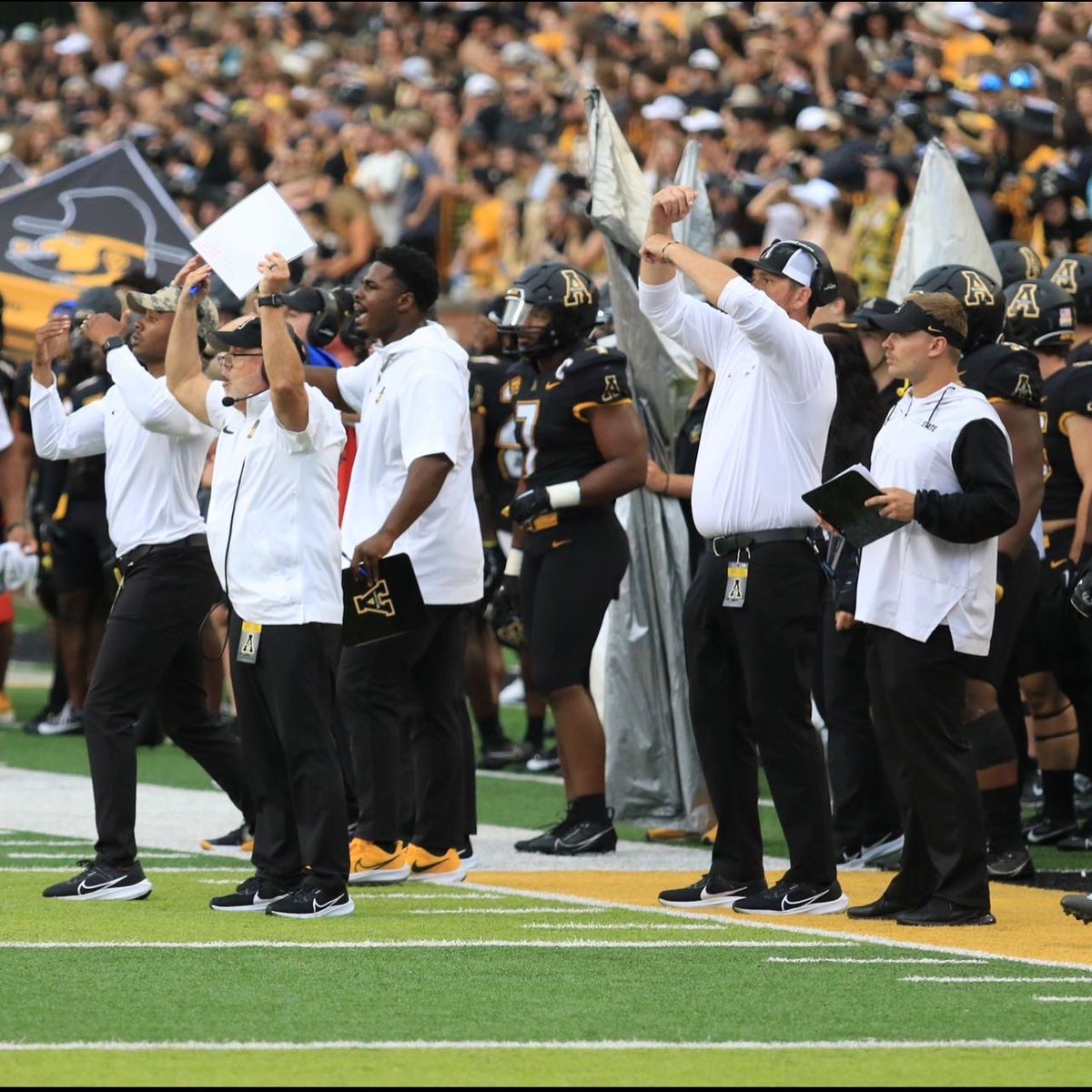 KaRon White tweet media