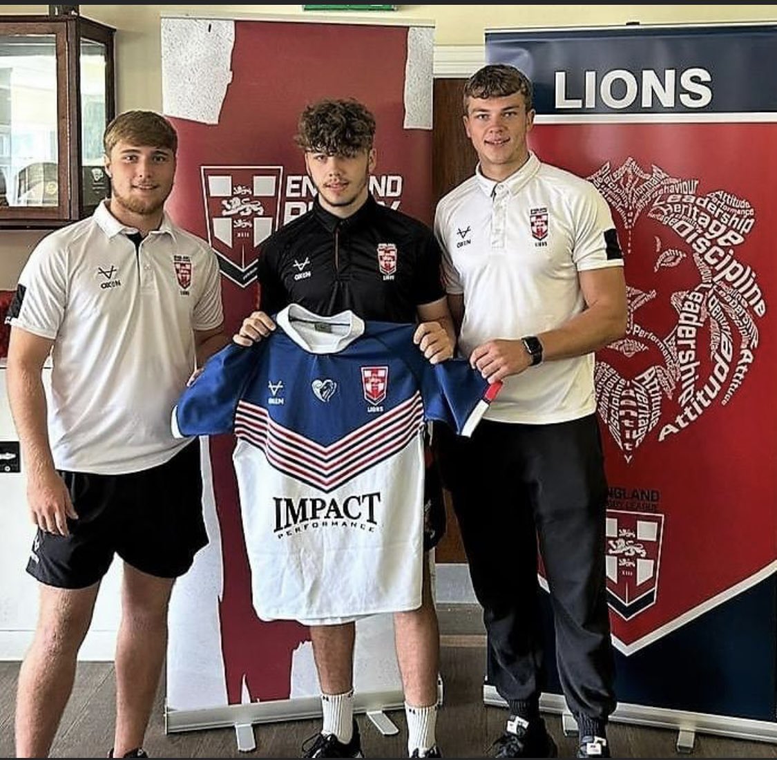 MattCalland (@mattcalland) on Twitter photo Hopwood Hall Rugby Academy student Harry Sheridan <a href="/DaleProjects/">Dale Projects</a> <a href="/Mayfieldrl/">Rochdale Mayfield ARLFC</a> <a href="/SportandUPS/">Hopwood - Sports Department</a> <a href="/hopwoodhall/">Hopwood Hall College & University Centre</a> receiving his England Community Lions shirt off ex Hopwood student Scott Parnaby <a href="/Swinton_Lions/">Swinton Lions RLFC</a> Hopwood Hall Rugby Academy student Harry Sheridan <a href="/DaleProjects/">Dale Projects</a> <a href="/Mayfieldrl/">Rochdale Mayfield ARLFC</a> <a href="/SportandUPS/">Hopwood - Sports Department</a> <a href="/hopwoodhall/">Hopwood Hall College & University Centre</a> receiving his England Community Lions shirt off ex Hopwood student Scott Parnaby <a href="/Swinton_Lions/">Swinton Lions RLFC</a>