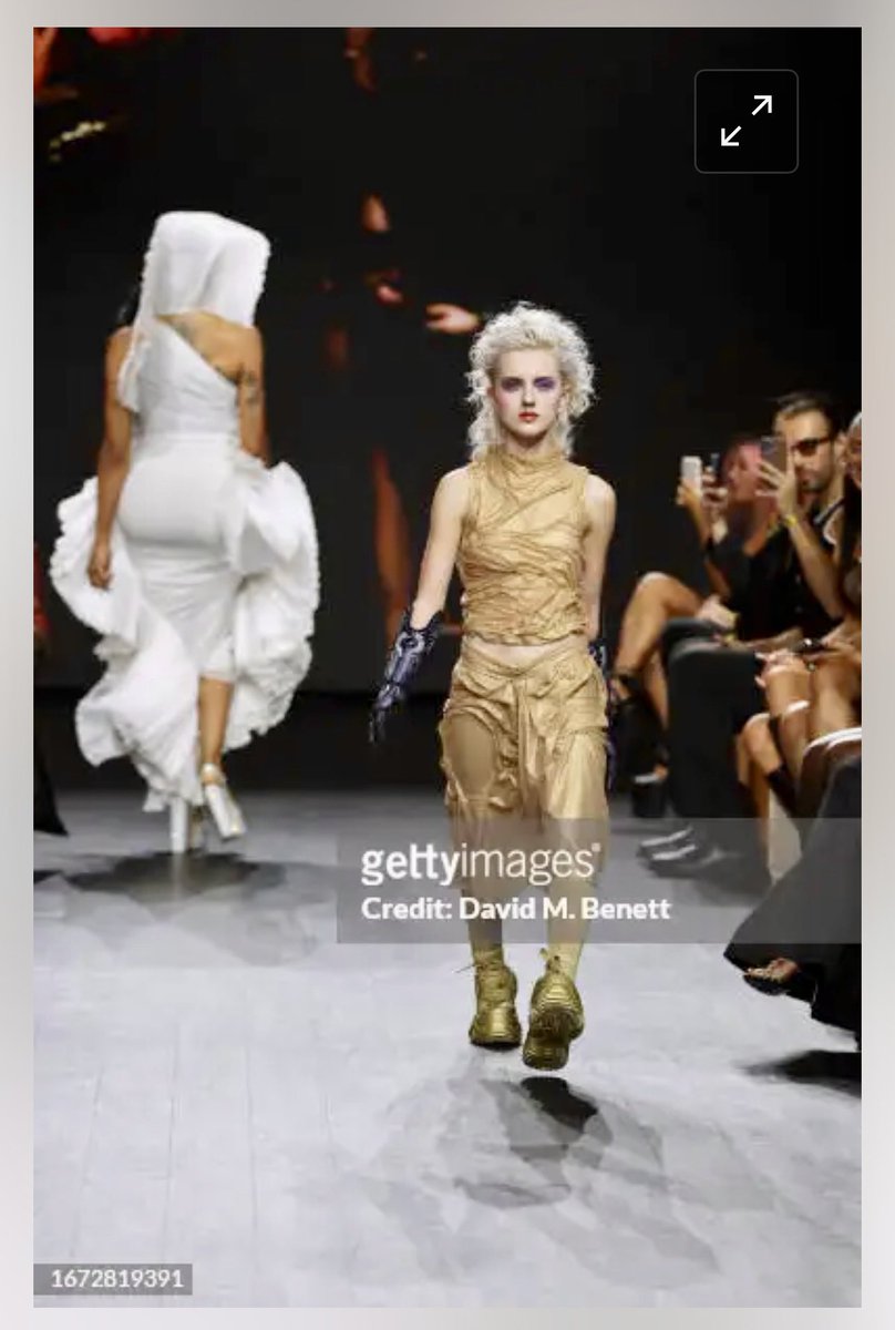 222mgtuk's tweet photo. TILLY 🦾 @GiveTillyaHand walks in MAC Cosmetics ‘The Face Show’ @MACcosmeticsUK during London Fashion Week on Sunday 17th September 2023.
_
_
_
#MACStudioRadiance #MAC #serumpowered #MACBackstage #LFW https://t.co/MwVHJ16W3Q