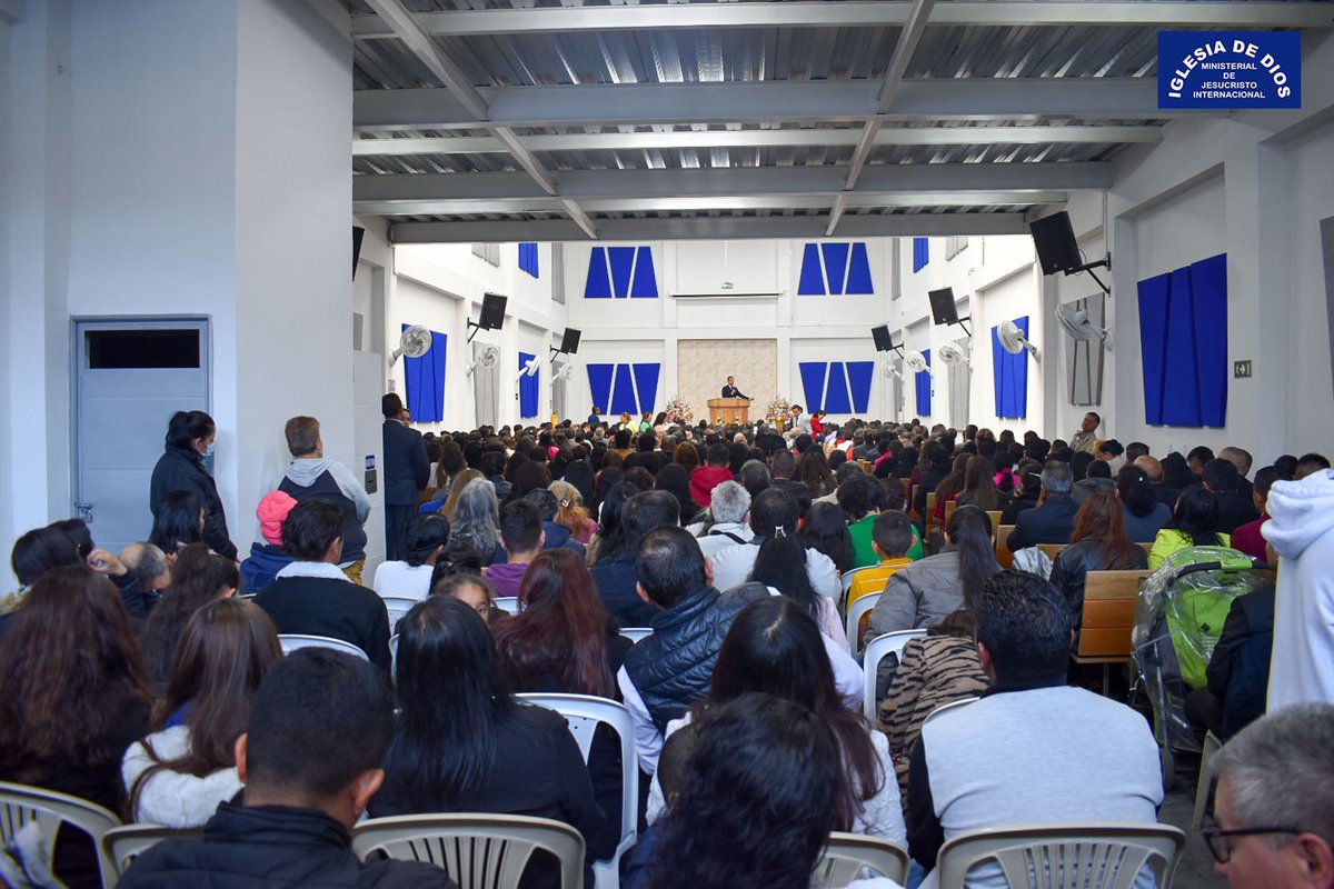 IDMJIoficial's tweet photo. 🇨🇴Fotos: Inauguración de la Iglesia en el barrio Santa Librada en Bogotá, Colombia
https://t.co/9m4Q3xFYC2

El domingo 17 de septiembre de 2023, se llevó a cabo la inauguración de la Iglesia en el barrio Santa Librada en Bogotá, Colombia, localidad de Usme. Con esto, la Iglesia de Dios Ministerial de Jesucristo Internacional cuenta con 29 templos en la ciudad de Bogotá, cumpliéndose así la promesa de Dios de tener una Iglesia en cada barrio de Bogotá.

Compartimos estas fotografías de la inauguración, la cual fue presidida por el Hermano Daniel Caicedo. La iglesia tiene capacidad para 375 personas sentadas.

Dirección de la Iglesia:
CALLE 75B SUR # 10-10 SANTA LIBRADA
Horarios:
Lunes 6:00 PM Alabanza
Martes 6:00 PM Estudio Bíblico
Miércoles 6:00 PM Alabanza
Jueves 6:00 PM Enseñanza
Viernes 6:00 PM Alabanza
Sábado 5:00 PM Estudio Bíblico
Domingo 10:00 AM Enseñanza

Cómo llegar:
https://t.co/mmvYJtK6J9
