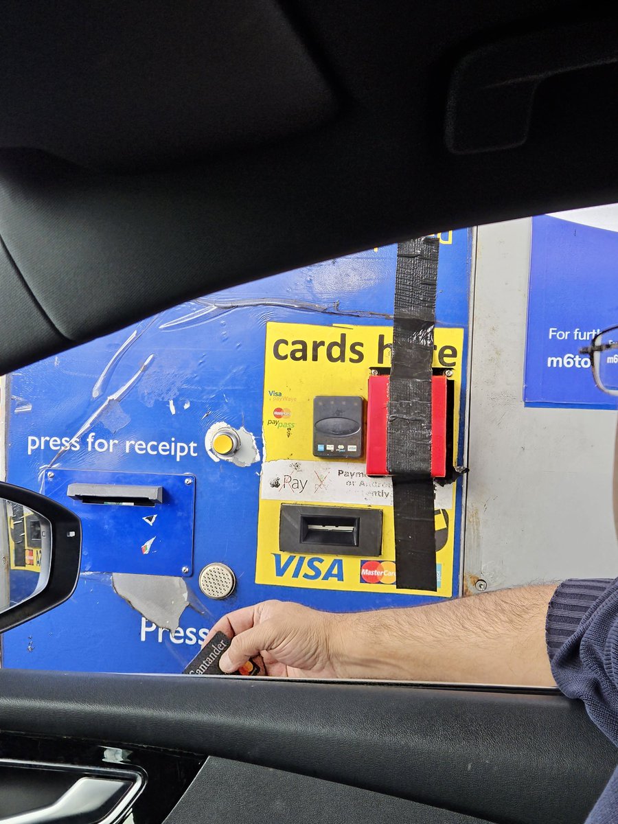 PittieAditya's tweet image. Welcome to vintage UK; paying toll with a credit card!
Time to use India&apos;s #FastTag?