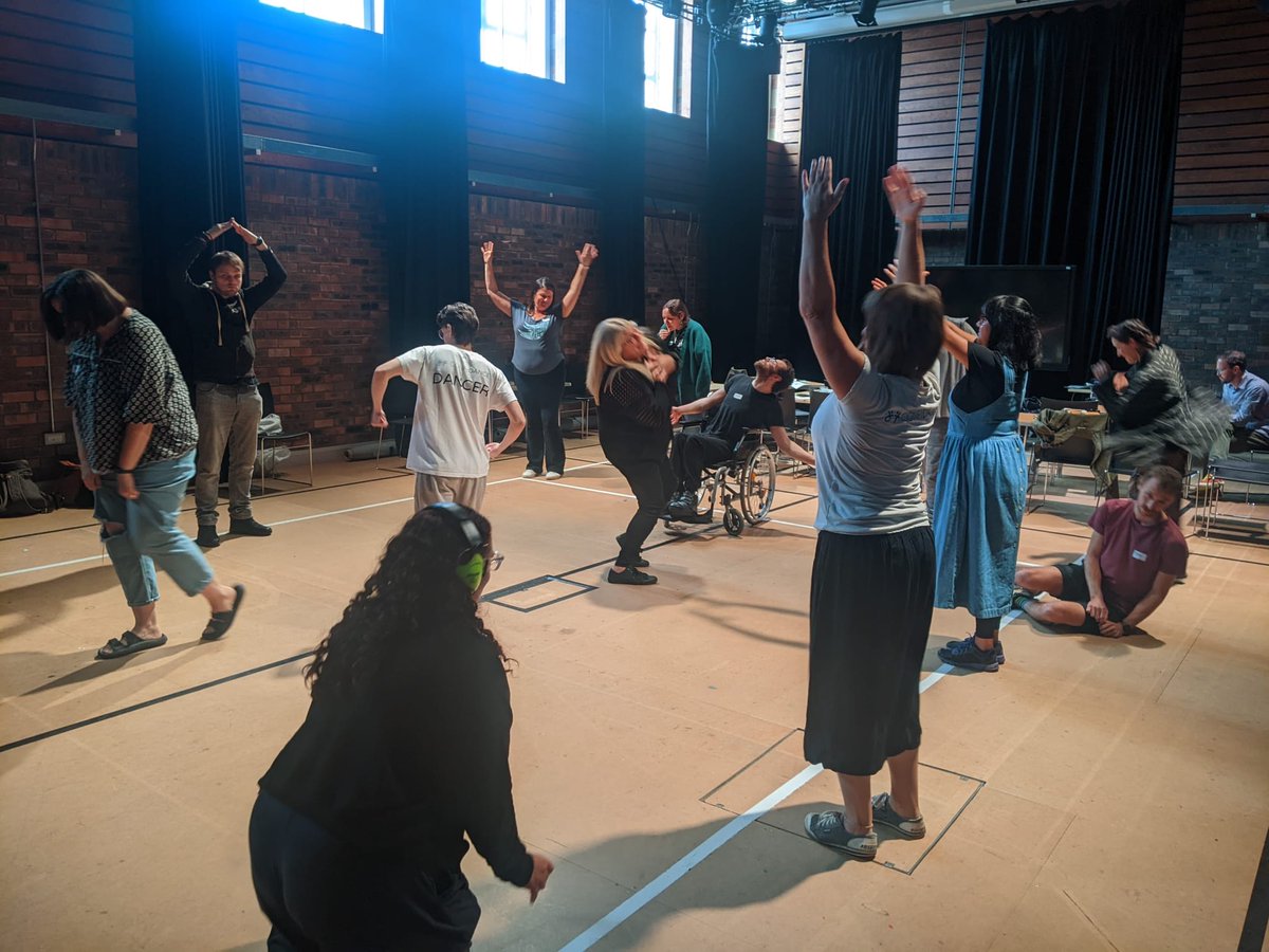 Lung Ha Theatre Company tweet media