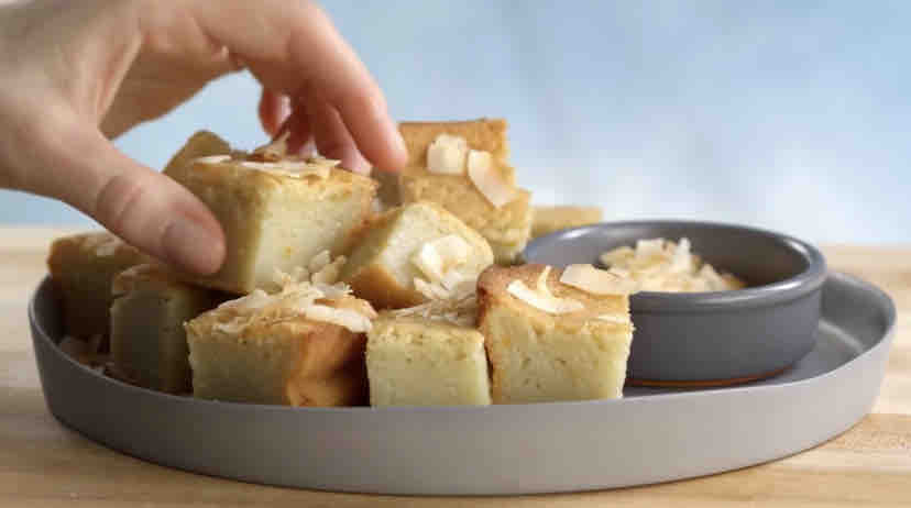 Famfoo_app's tweet photo. Coconut Mochi Cake Recipe: A delightful Asian dessert made with glutinous rice flour and coconut milk, creating a chewy and sweet treat.
.
.
#coconut#coconutmochicake#Sweettreats#asiandesserts#foodiefinds#famfoo#netherlands#netherlandfood#homemade#cooking#recipe https://t.co/lYAr4YqNT8