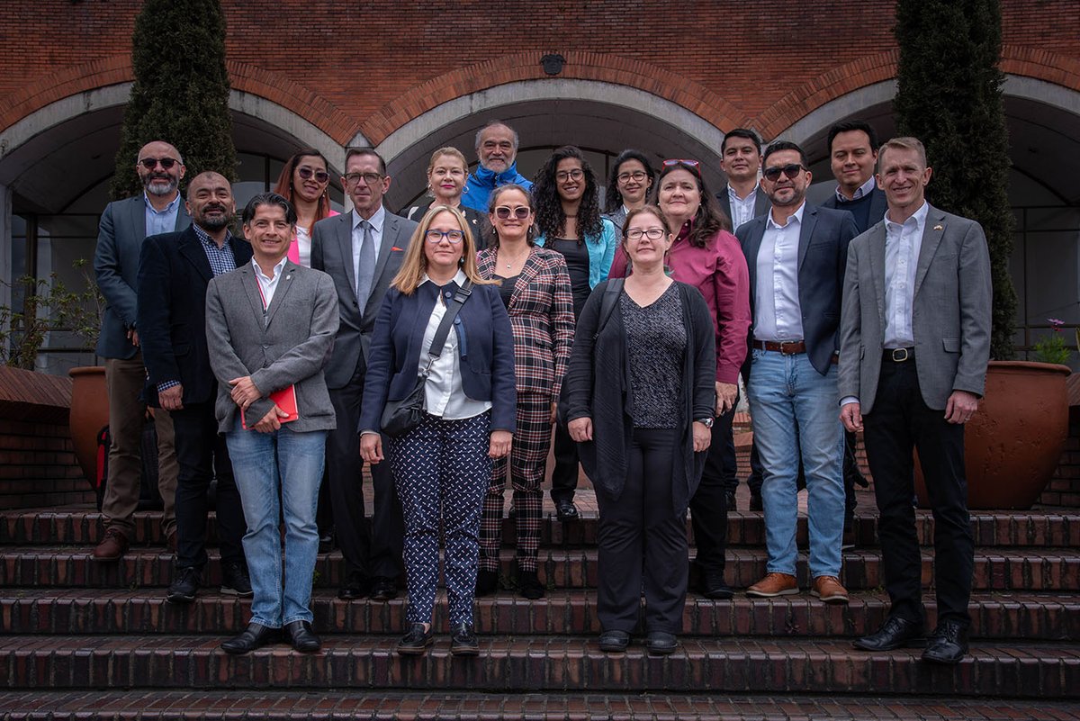 PrensaUNAL's tweet photo. #AgenciaUNAL | Miembros del Laboratorio de Investigación de la Fuerza Aérea de los Estados Unidos visitaron la Sede Bogotá, líder en producción científica del país, para presentar de financiación en proyectos de desarrollo tecnológico. 👉https://t.co/X8roBdCzys #educación https://t.co/p8g1pODd0V