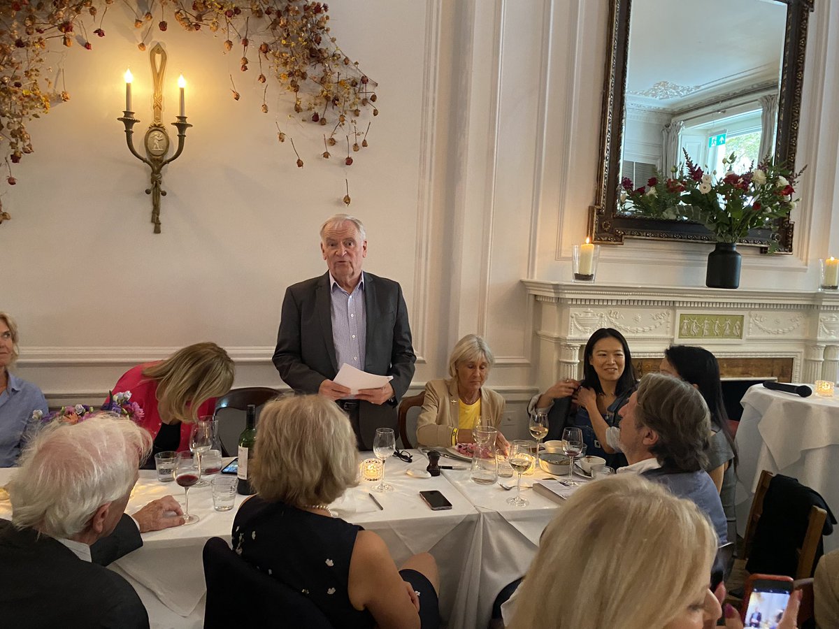 britishpoles's tweet photo. “The Poles did more for us than any other country (…) and that's how I decided a Pole in the book was my hero” - said @Jeffrey_Archer at the literary lunch at @ognisko_polskie. 
Archer, a famous novelist and ex-Conservative MP, has published over 320 million copies of his books worldwide.
British Poles were the media patron of the event.