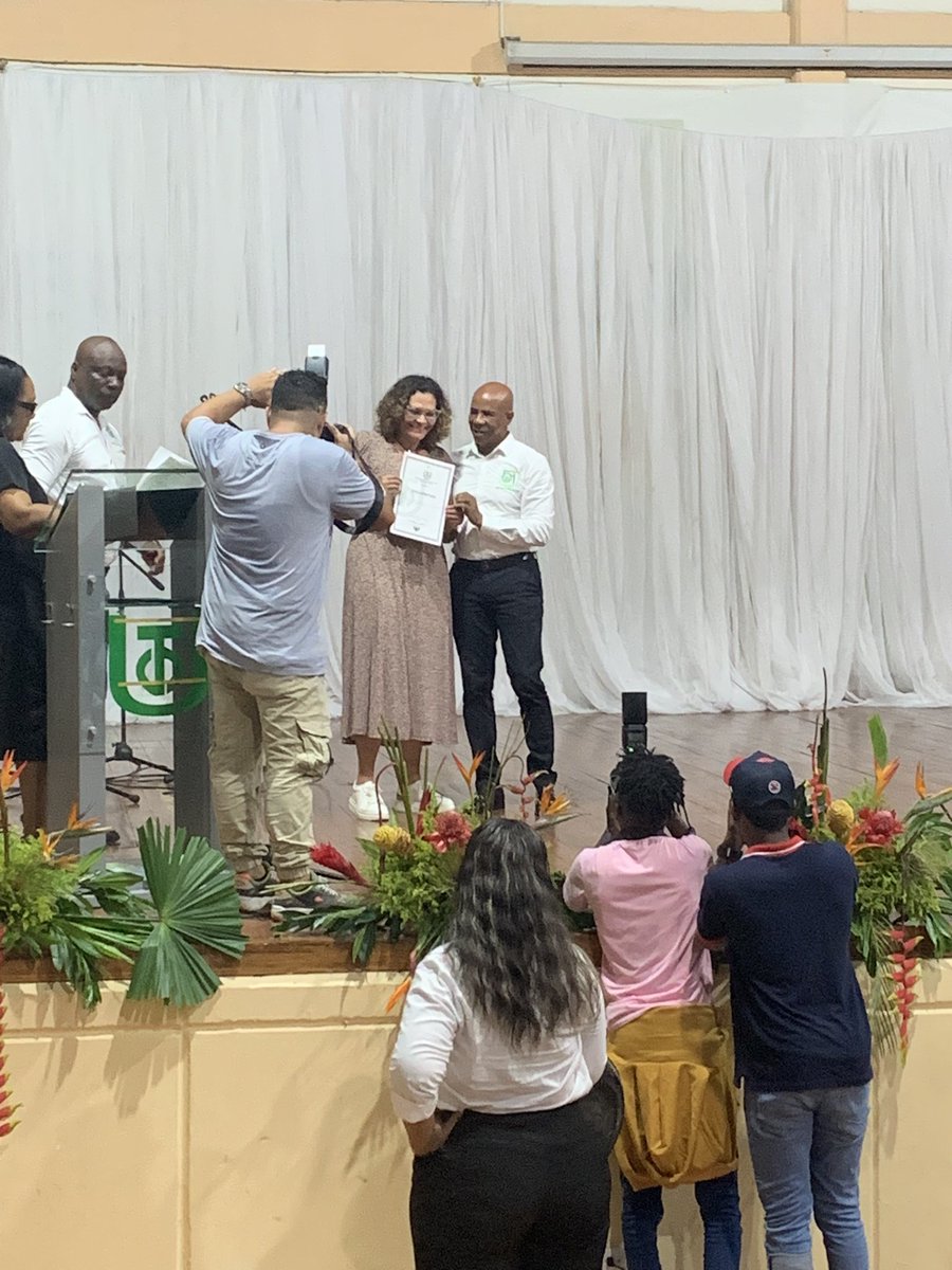 CorpOraloteca's tweet photo. Hoy recibimos un importante recibimiento de la @UTCH_  por el aporte a la valoración, conservación y rescate de las tradiciones culturales en el Departamento del Chocó https://t.co/KYuax9p8T6