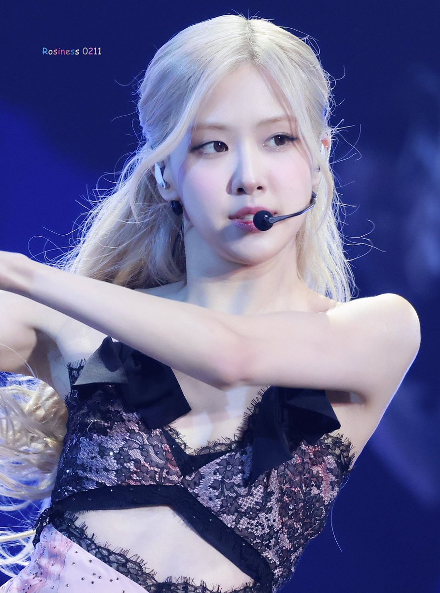 Rosiness_of0211's tweet photo. 230916🤍BORN PINK SEOUL

🪽 https://t.co/SiH9Rn6N0J
🪽 https://t.co/gyryrAtoEp
🪽 https://t.co/ISuuH51jc6

ROSÉ AT BORN PINK FINALE
#블랙핑크 #로제 #ROSÉ #BLACKPINK https://t.co/phYuMQ4w2S