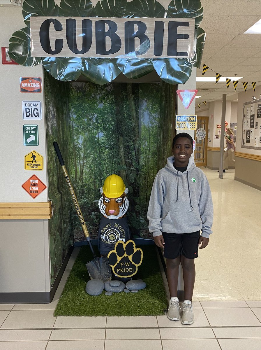🖤🐯💛King Wright received a PRIDE Paw because he did not miss a beat when the opportunity to help someone at lunch came up!  Another students dropped their trash and King stopped what he was doing to help them pick up their trash!👍#TigerPRIDE <a href="/Lebanon_Schools/">Lebanon Schools</a>