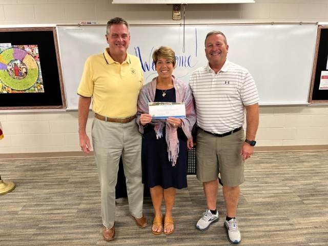 KnightsSFA's tweet photo. Our September Family of the Month is the Harty Family! Frank is our immediate past Grand Knight. Mary Jo is also active in our Parish and a major supporter of Mary's Meals. Thank you, Frank and Mary Jo, for all you and your family do for the Parish and our Council!

#knights https://t.co/mcz6kK5oiD