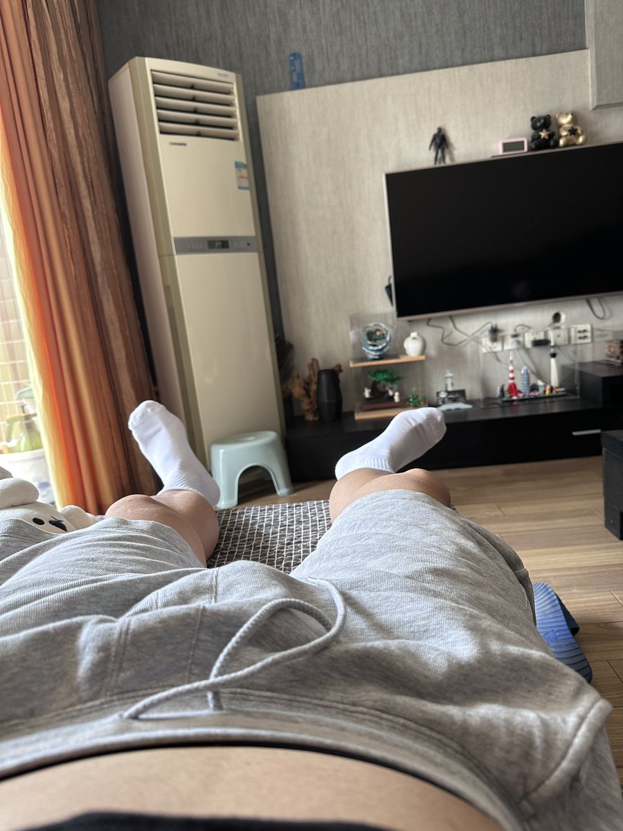 Charlieair1's tweet photo. 乳房下垂 https://t.co/ddJSAd436n