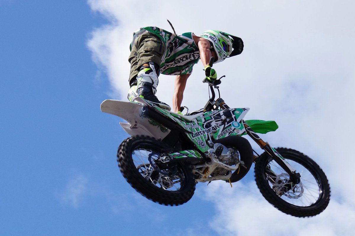 YZ85000X's tweet photo. FMX最高だったなぁ～
最高のSHOW最高の距離感
個人的好きなトリックは膝ピーーーン💚
かっこいいと可愛いの共存😆
#FMXSHOWCASE https://t.co/bwCLl3RZbC