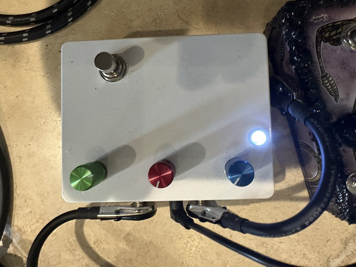wyckett's tweet photo. Hope everyone had a creative #Creator Sunday.
@fourierfuzz is an #electricalengineer who built the @stewmac #klonclone guitar pedal
@d3signhelix is a #designer who loves #Arches BFK Rives paper
๐ We are giving away one free @wyckett ๐ง๐ฒ๐ฎ ๐ฃ๐ผ๐๐๐ #NFTcollectible this Friday. Check out our pinned post for more details #nftcollectors
