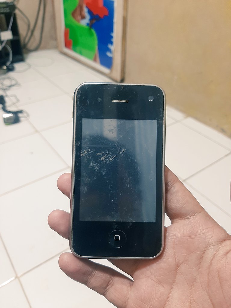 Daffa_HTF's tweet image. 13 years My Old Phone iPhone/Phone 3Gs Real #iPhone #Phone #3Gs