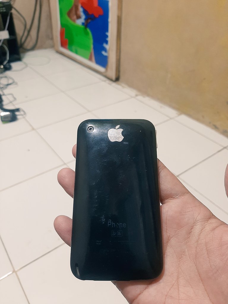 Daffa_HTF's tweet image. 13 years My Old Phone iPhone/Phone 3Gs Real #iPhone #Phone #3Gs