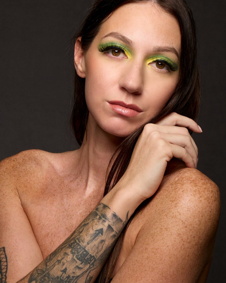 LJ_Photography1's tweet photo. Glowing and clean beauty. This elegant woman had an a beautiful personality to match. I never get tired of these types of looks, Ever.
#FashionAndBeauty @iso1200magazine #beautyportrait
#876Studio #portrait#portraitlighting https://t.co/85vw3MH1od