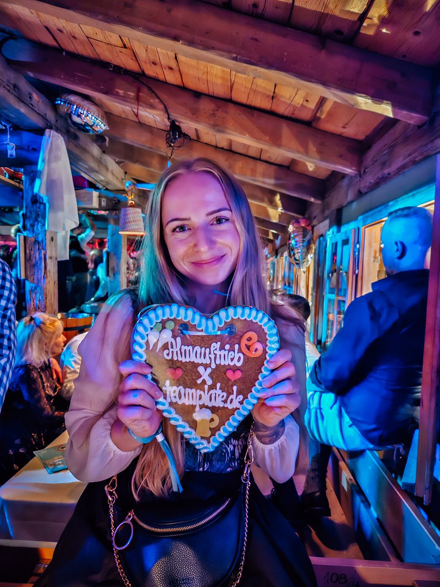 teamplatehq's tweet photo. Was für ein Abend! ✨ Ein großes Dankeschön an alle, die mit uns gefeiert haben. 🥳 Welcher Almauftrieb-Moment war euer Highlight? 💜 
#oktoberfest #almauftrieb2023 #wiesn #käferzelt #theresienwiese #münchen #party #p1 #throwback #tb #dankeschön https://t.co/Tf6mUfgeKx