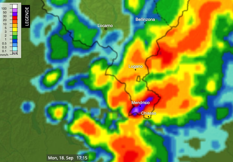 MeteoNewsAG's tweet photo. Im #Tessin gab es mit den letzten #Gewittern auch sehr hohe #Niederschlagsintensitäten. In #Stabio fielen innerhalb einer halben Stunde (16:50 bis 17:20) 59.5 mm #Regen, allein 28.8 mm in 10 Minuten! Im Bild der Blick vom benachbarten #Novazzano. https://t.co/O488DysMQu (km) https://t.co/ikqYGncgaW