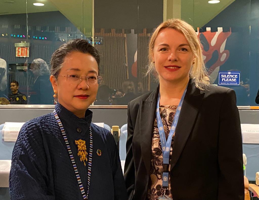 Tatiana_Molcean's tweet image. Deepening cooperation at the regional level will be key to  #SDGAcceleration, all around the world. At #UNGA, good to meet @UN_Armida, my counterpart at @UNESCAP,  current coordinator of the @UN Regional Commissions.
 
#SDGSummit
