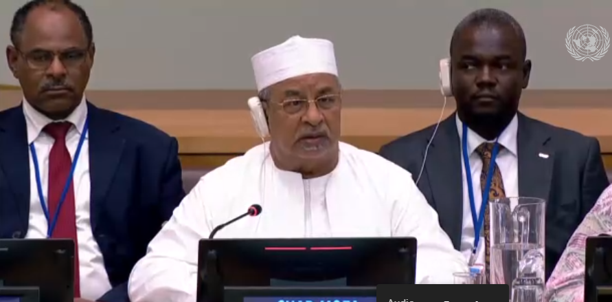 OnuTchad's tweet photo. Le Tchad a fait des progrès considérables dans sa transition politique. 🇹🇩 Continuons à travailler ensemble pour atteindre un avenir de paix et de prospérité. 🌍🤝💪 #OrdreConstitutionelTchad #TransitionTchad #UNGA78 🇹🇩🕊️ https://t.co/VydQpOpNJx