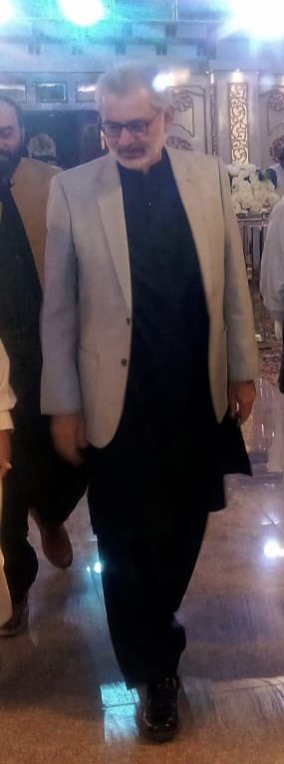 Sherani51249149's tweet photo. محترم قاضی صاحب ۔۔
پاکستان میں آپ سے پاپولر فیصلوں کی توقعات ہیں جو کہ ایک خطرناک طرز عمل ہے 
فیصلے آیئں کی مطابق ہونا چاہئے ۔۔۔
میڈیا میں رہنے کی بیماری بھی انسان کو انصاف سے زیادہ  ہیرو بننے پر مجبور کرتا  ہے  
ہم امید کر سکتے ہیں آپ سے یقین نہیں ۔۔۔ https://t.co/111bK8h43D