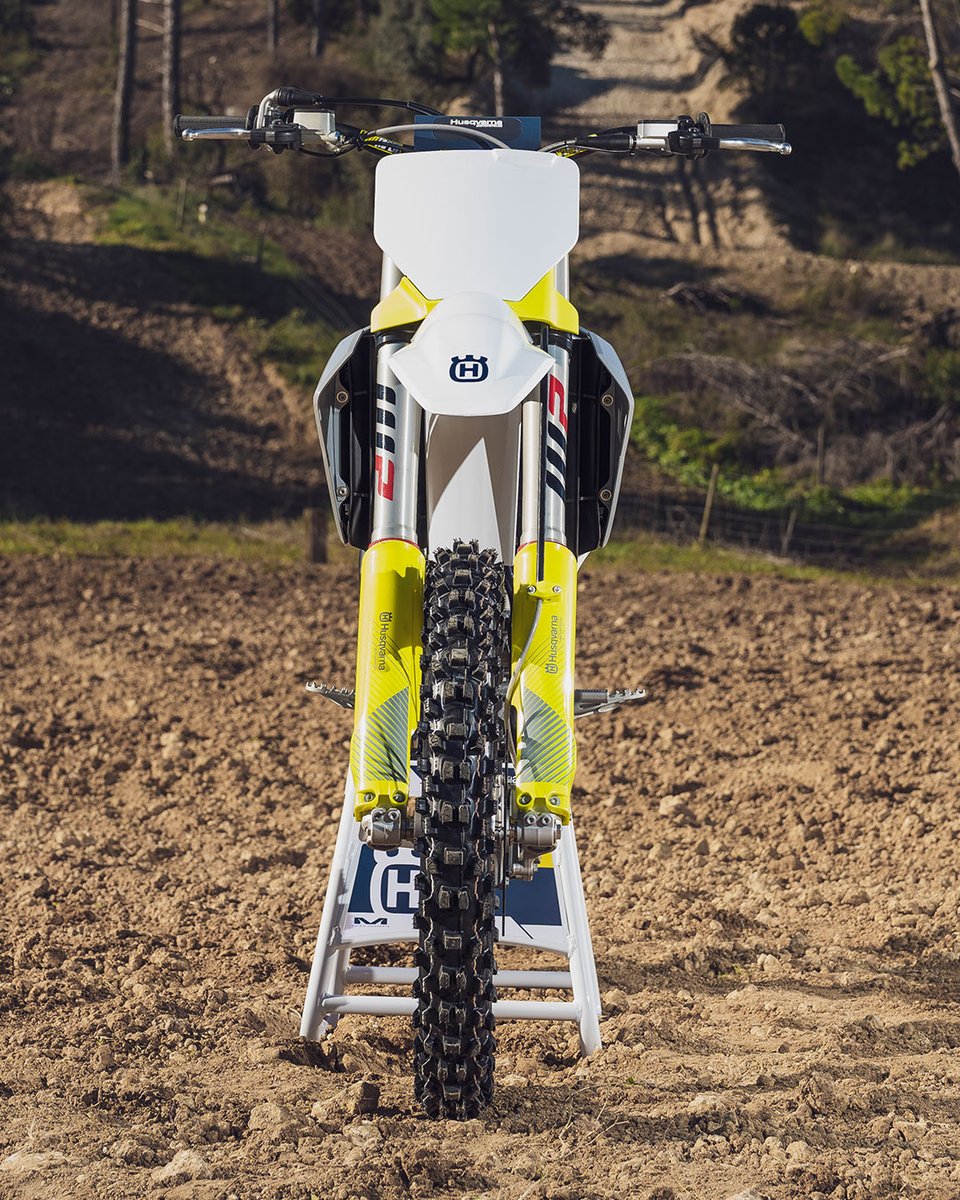 Hqv_Motorcycles's tweet photo. Elevate your racing game with our class-leading 2024 FC 250.
Kay De Wolf and Lucas Coenen brought home a pair of solid top-ten finishes aboard their FC 250 machines in yesterday's #MXGPItaly.
#HusqvarnaMotorcycles #RideHusky #GoRide #EngineeredToOutperform #Motocross #FC250 https://t.co/yCl2BLFpBn