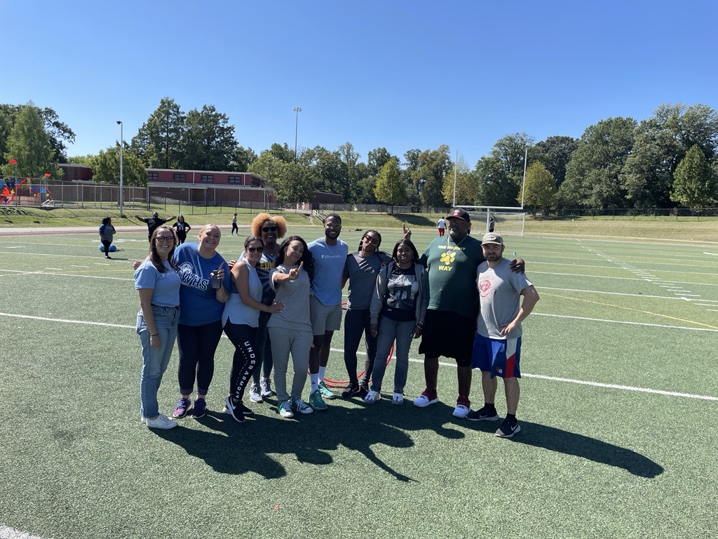 PHLfamilies's tweet image. It's Coordinator Appreciation Week! Join us in thanking #CommunitySchoolsPHL coordinators for their fantastic work to support students and school communities. From all of us at @PHLfamilies thank you so much — and know that we think #CoordinatorsRock all year long! 📚🏫