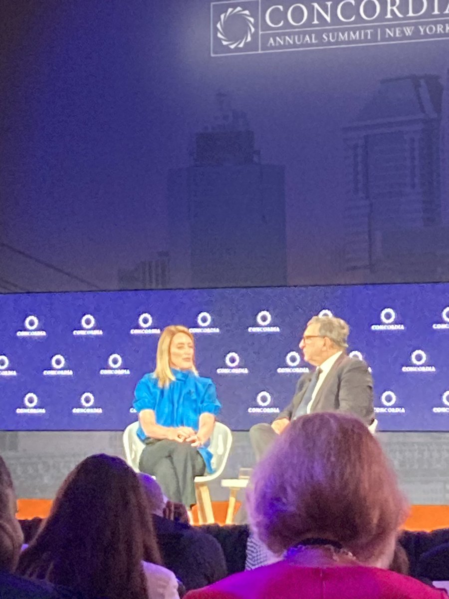 Interesting comment from @JMDBarroso talking about supply chains @ConcordiaSummit 2023: “we’re living in a world where we see the overpoliticisation of everything”