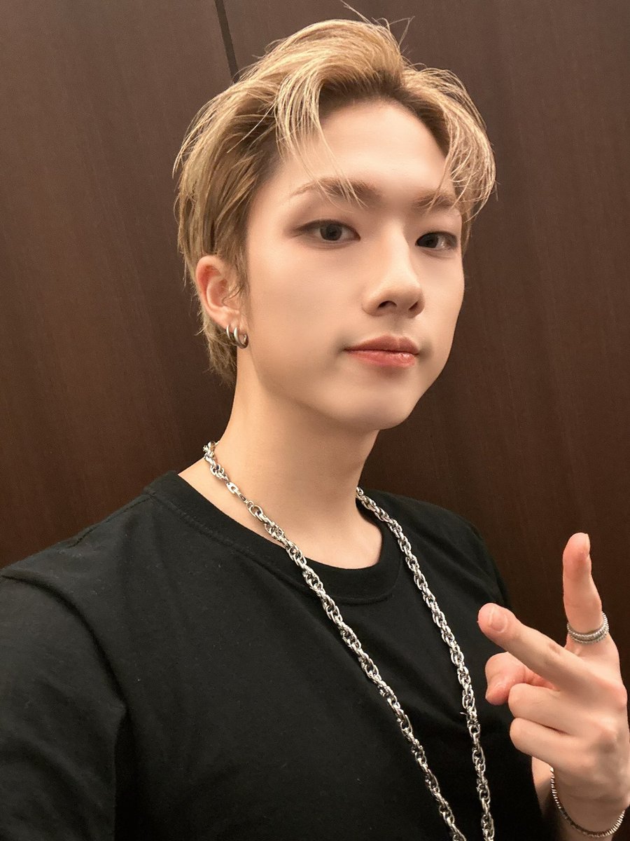 jiujayfiles's tweet photo. the jiujay parallel world update tdy is crazy we all know for who https://t.co/Hy3cIxfe8m