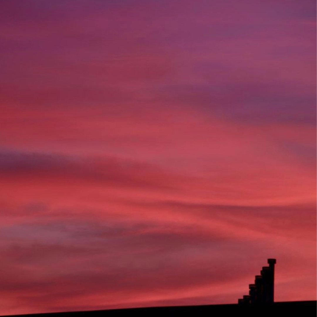 CityStGeorges's tweet photo. We love these photos of the sunset behind City's buildings ❤️🌅 Thank you to @abdulmukith (on Instagram) for sharing 📸 #MyCityUni https://t.co/KtV7ojBSBD